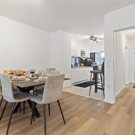 Primero Relax-home, Zentral, 92qm, Balkon Tiefgarage, 7p Daire