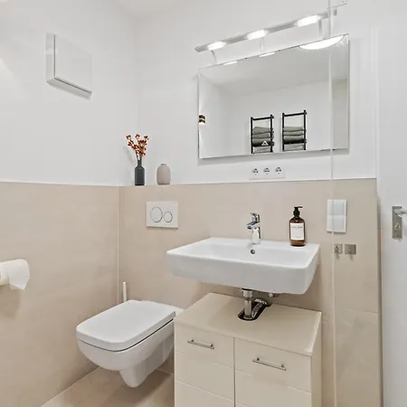 Daire Primero Relax-home I Premium Ab 90qm I Balkon Garage I A8-fuggerei *
